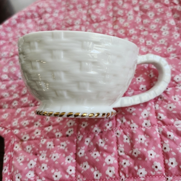 Royal Albert Old Country Roses White Porcelain Lattice Basket Weave Tea Cup Mug - Picture 1 of 7